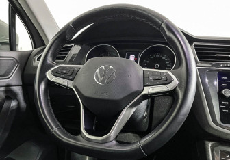 Подержанный автомобиль Volkswagen Tiguan 2021 года (14 фото)