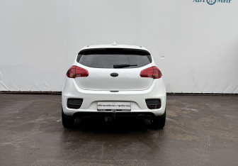 Подержанный автомобиль Kia Ceed Hatchback 2017 года (6 фото)