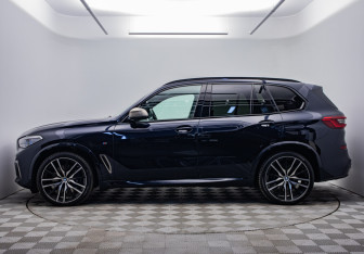 Подержанный автомобиль BMW X5 2019 года (2 фото)