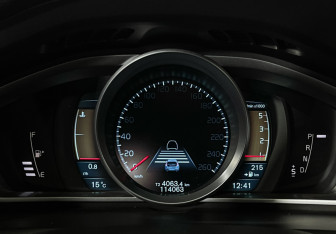 Подержанный автомобиль Volvo V40 Cross Country 2013 года (11 фото)