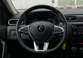 Подержанный автомобиль Renault Duster 2021 года (14 фото)