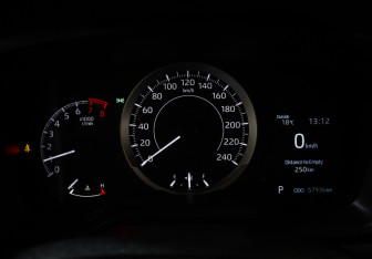 Подержанный автомобиль Toyota Corolla Sedan 2022 года (16 фото)