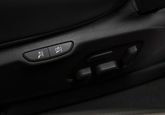 Подержанный автомобиль Kia Carnival 2021 года (23 фото)