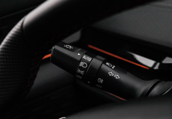 Подержанный автомобиль Changan UNI-V 2023 года (32 фото)