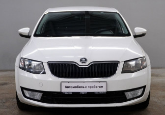 Подержанный автомобиль Skoda Octavia Liftback 2014 года (2 фото)