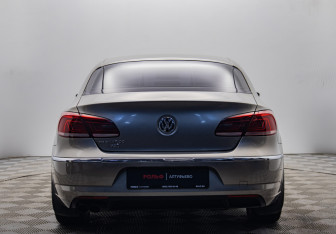 Подержанный автомобиль Volkswagen Passat CC 2013 года (4 фото)