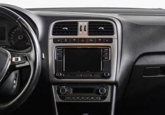 Подержанный автомобиль Volkswagen Polo Sedan 2018 года (16 фото)