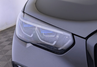 Подержанный автомобиль BMW X5 2021 года (11 фото)