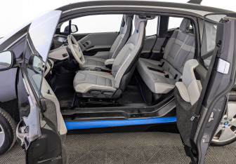 Подержанный автомобиль BMW i3 2018 года (29 фото)