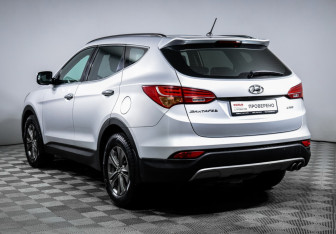 Подержанный автомобиль Hyundai Santa Fe 2012 года (7 фото)