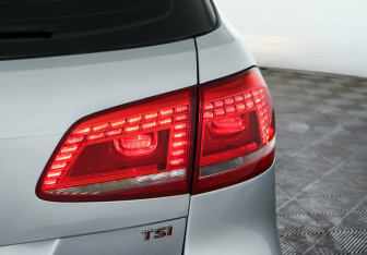 Подержанный автомобиль Volkswagen Passat Wagon 2011 года (8 фото)