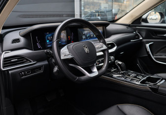 Подержанный автомобиль FAW Bestune T77 2024 года (21 фото)