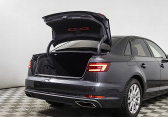 Подержанный автомобиль Audi A4 Sedan 2019 года (18 фото)