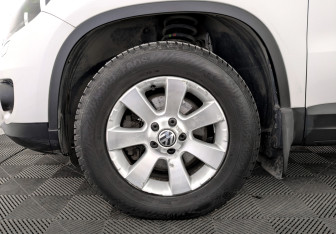 Подержанный автомобиль Volkswagen Tiguan 2013 года (18 фото)