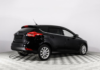 Подержанный автомобиль Ford Focus Hatchback 2016 года (5 фото)