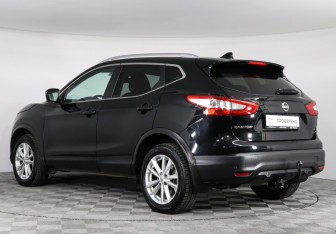 Подержанный автомобиль Nissan Qashqai 2017 года (7 фото)