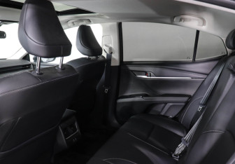 Подержанный автомобиль Toyota Camry Sedan 2024 года (12 фото)