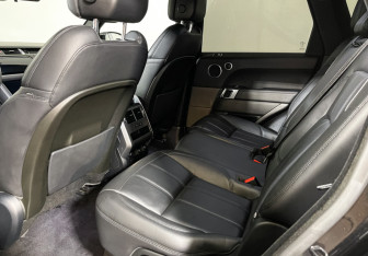 Подержанный автомобиль Land Rover Range Rover Sport 2018 года (10 фото)