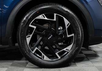 Подержанный автомобиль Kia Sportage 2022 года (8 фото)