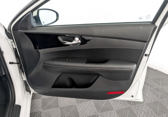 Подержанный автомобиль Kia Cerato Sedan 2020 года (24 фото)