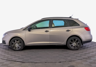 Подержанный автомобиль SEAT Ibiza Wagon 2011 года (8 фото)