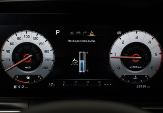 Подержанный автомобиль Kia Carnival 2020 года (14 фото)