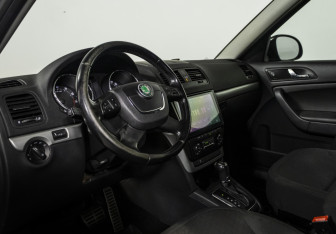 Подержанный автомобиль Skoda Yeti 2013 года (11 фото)