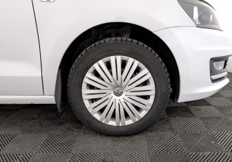 Подержанный автомобиль Volkswagen Polo Sedan 2019 года (18 фото)