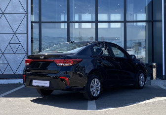 Подержанный автомобиль Kia Rio Sedan 2018 года (5 фото)