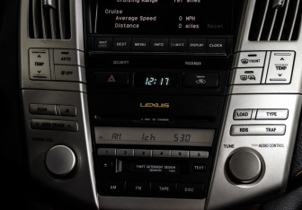 Подержанный автомобиль Lexus RX 2003 года (17 фото)