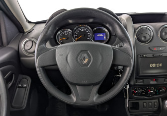 Подержанный автомобиль Renault Duster 2017 года (21 фото)