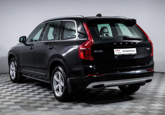 Подержанный автомобиль Volvo XC90 2019 года (7 фото)