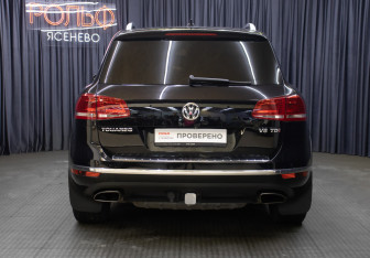 Подержанный автомобиль Volkswagen Touareg 2015 года (6 фото)