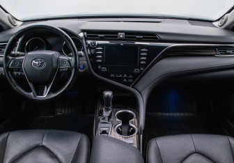 Подержанный автомобиль Toyota Camry Sedan 2020 года (13 фото)