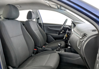 Подержанный автомобиль Kia Rio Hatchback 2021 года (23 фото)