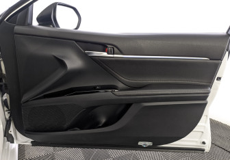 Подержанный автомобиль Toyota Camry Sedan 2019 года (25 фото)