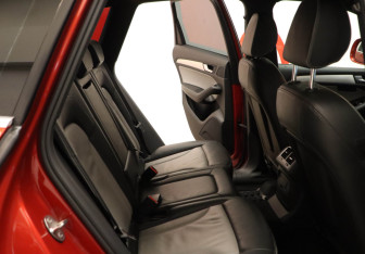 Подержанный автомобиль Audi Q5 2012 года (15 фото)