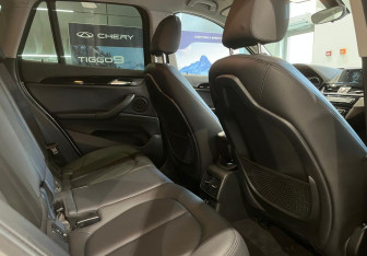 Подержанный автомобиль BMW X1 2018 года (14 фото)