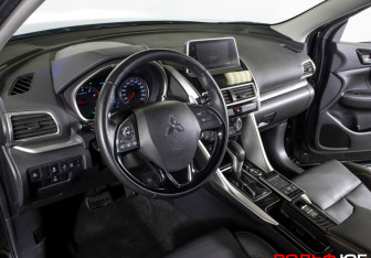 Подержанный автомобиль Mitsubishi Eclipse Cross 2019 года (19 фото)