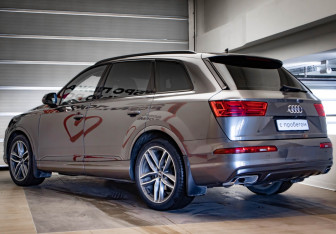 Подержанный автомобиль Audi Q7 2018 года (6 фото)