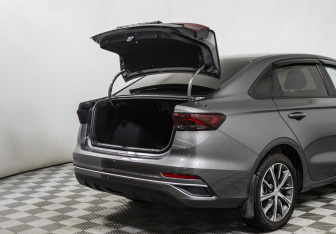 Подержанный автомобиль Geely Emgrand 2024 года (18 фото)