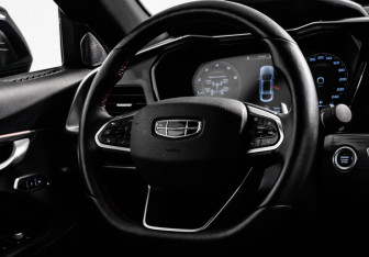 Подержанный автомобиль Geely Tugella 2023 года (11 фото)