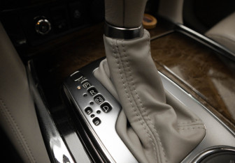 Подержанный автомобиль Infiniti QX56 2012 года (20 фото)