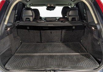 Подержанный автомобиль Volvo XC90 2018 года (10 фото)