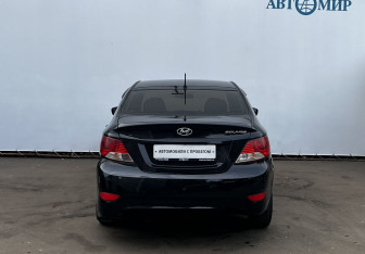 Подержанный автомобиль Hyundai Solaris Sedan 2012 года (6 фото)