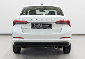 Подержанный автомобиль Skoda Rapid Liftback 2022 года (6 фото)