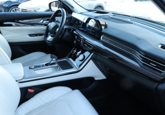 Подержанный автомобиль Exeed VX 2022 года (9 фото)