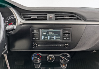Подержанный автомобиль Kia Rio Hatchback 2021 года (15 фото)