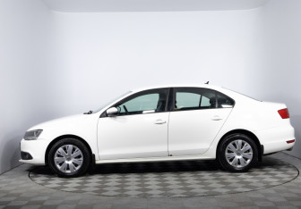 Подержанный автомобиль Volkswagen Jetta Sedan 2013 года (8 фото)