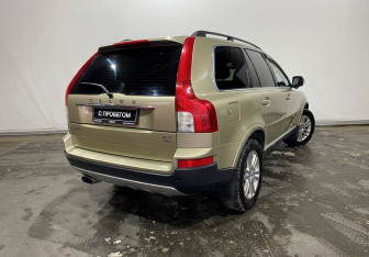 Подержанный автомобиль Volvo XC90 2008 года (6 фото)